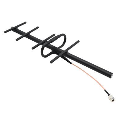 GSM Yagi Antenna 9dBi مكاسب عالية في الهواء الطلق 3G 4G Yagi Antenna الاستقطاب الرأسي / الأفقي لتعزيز إشارة الخلية